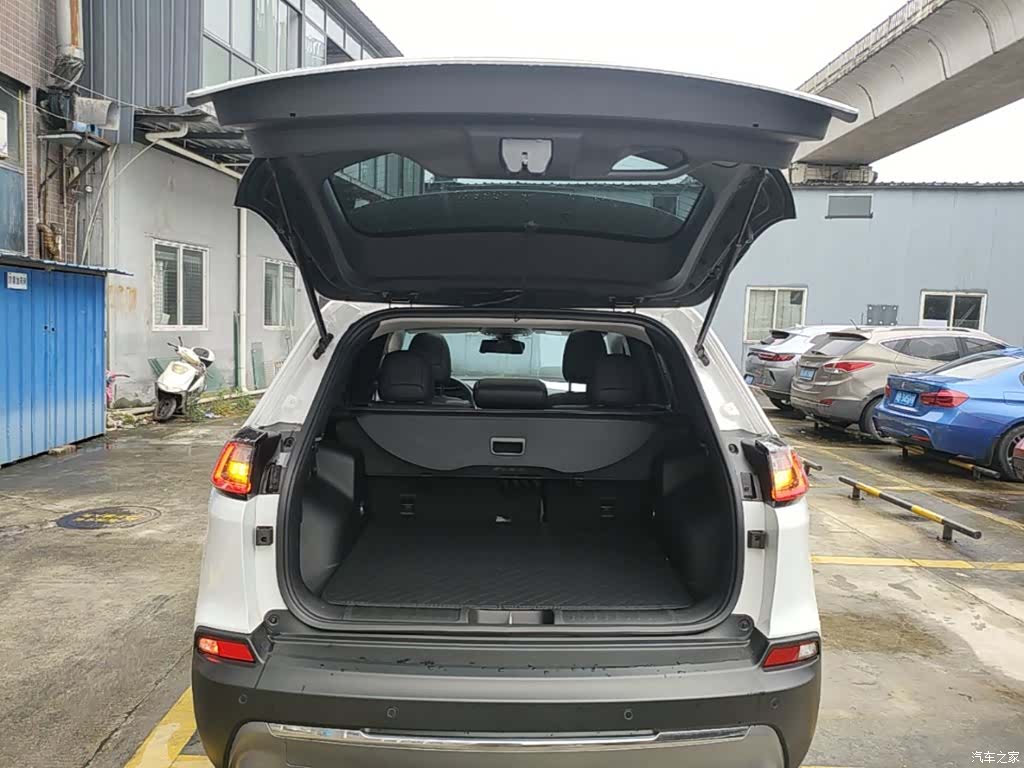 Jeep Cherokee, 2021 19