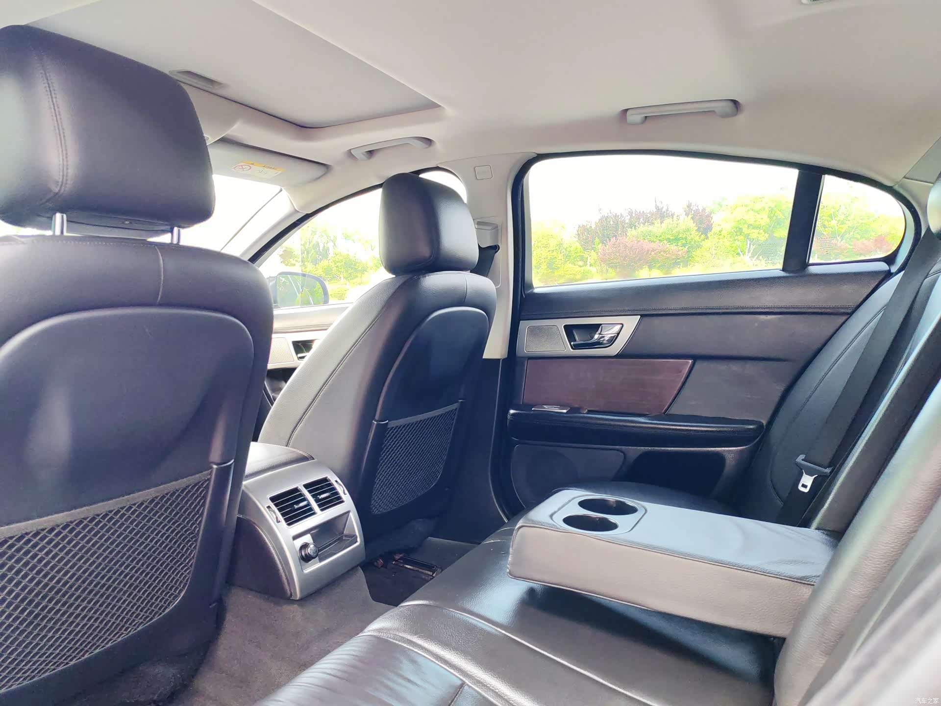 Jaguar XF, 2015 18