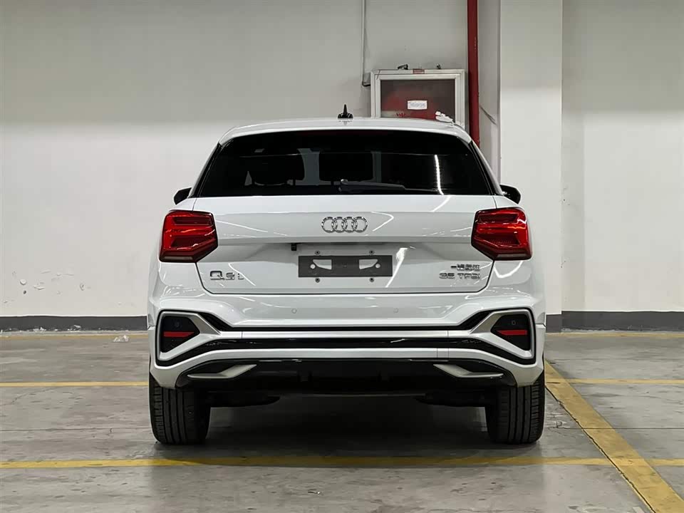 Audi Q2L
