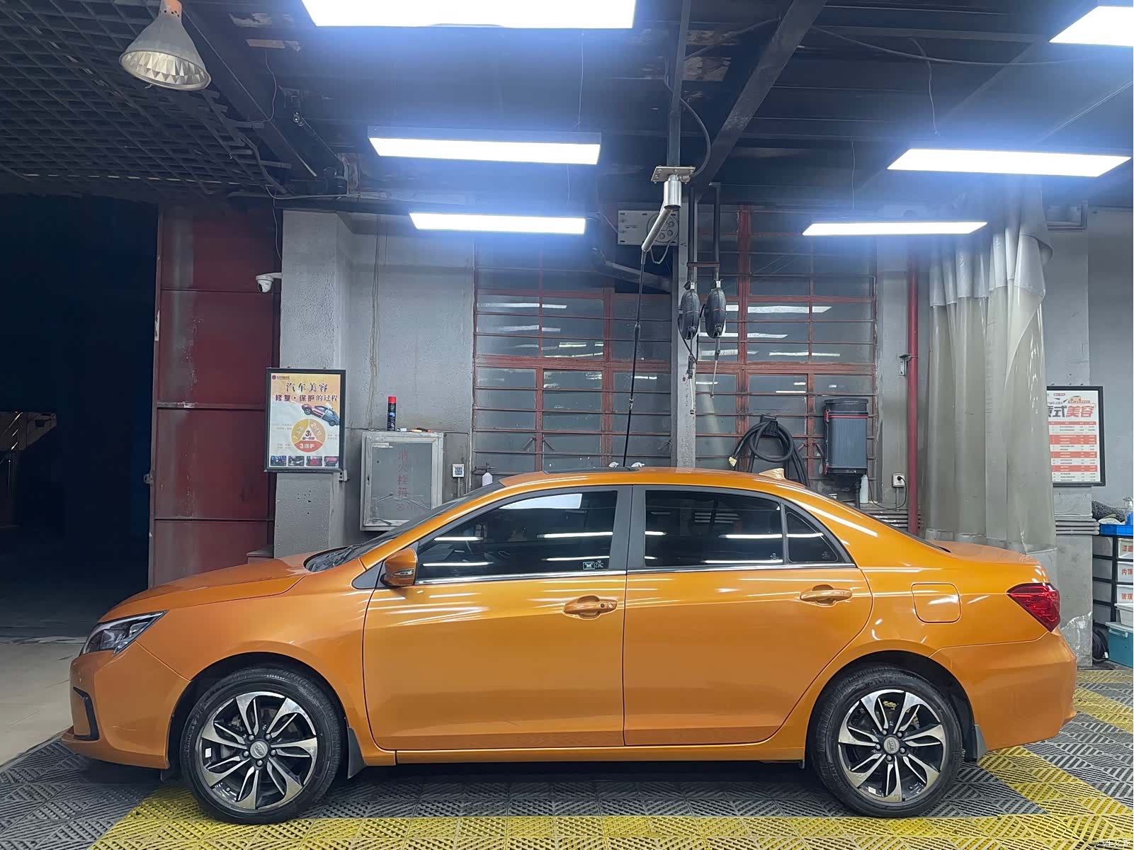 BYD Qin, 2015 3