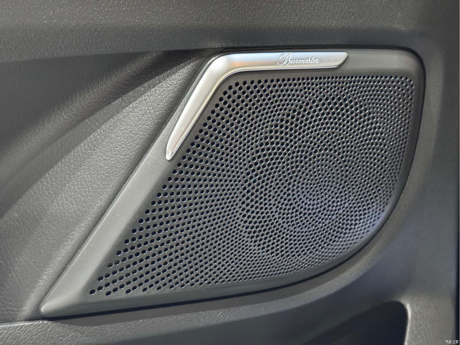 Mercedes-Benz V-Class, 2022 16