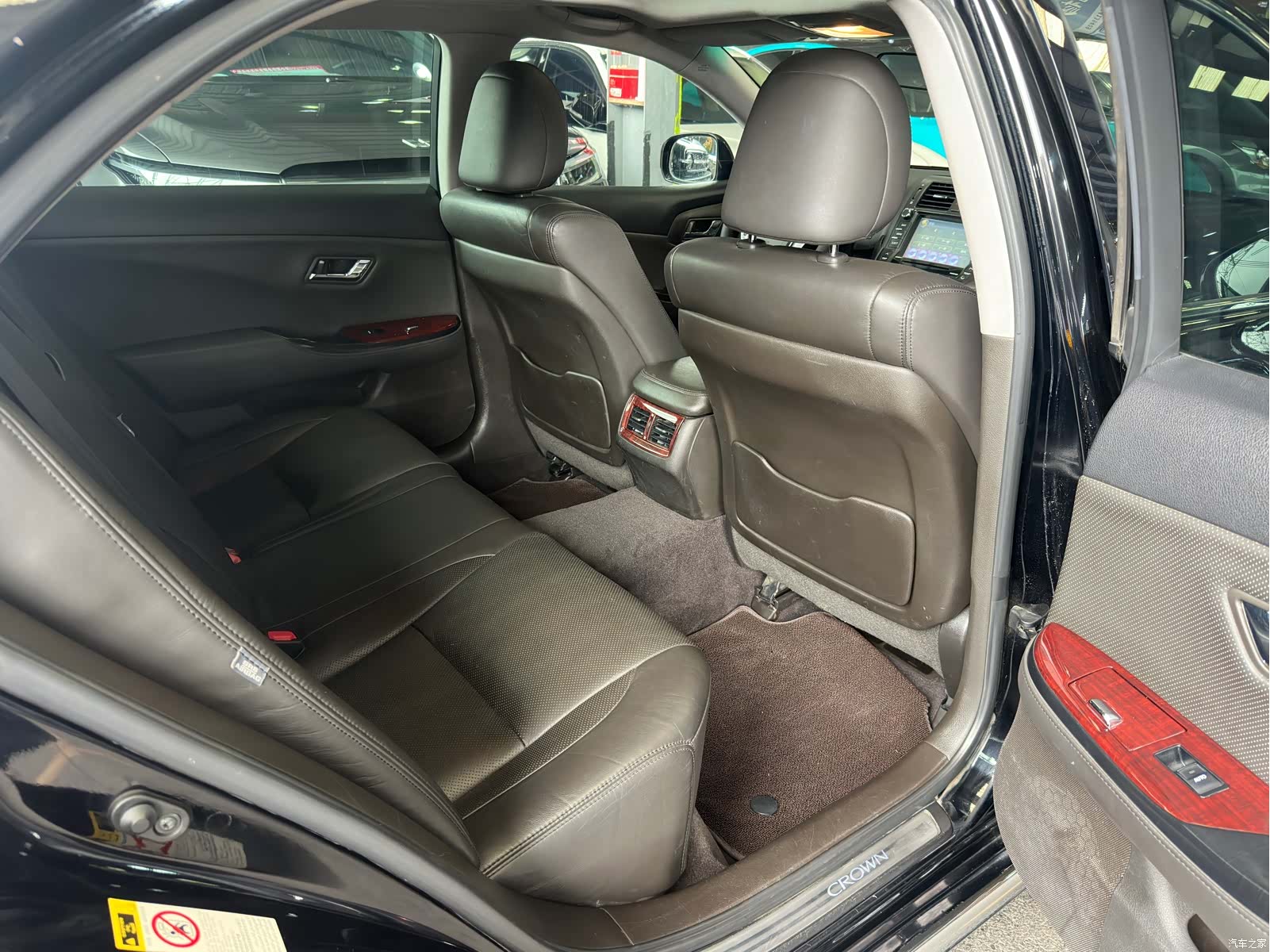 Toyota Crown, 2012 17