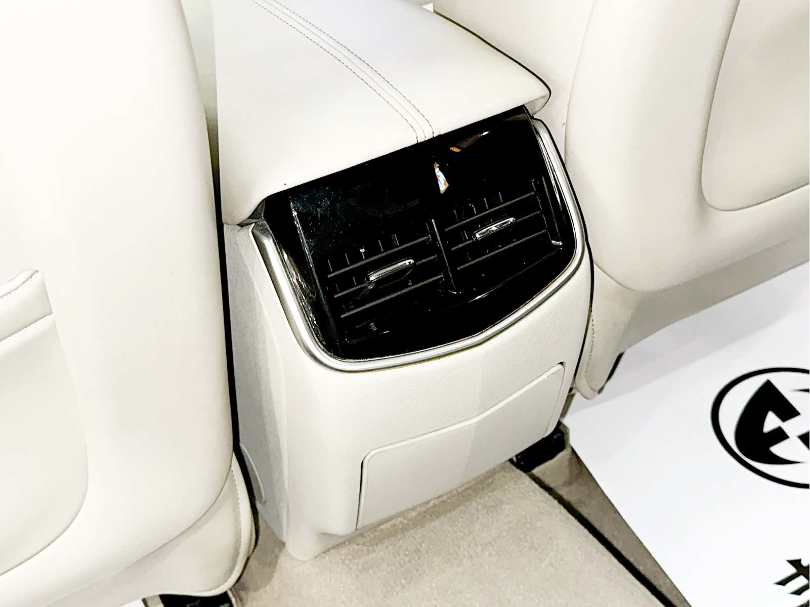 Cadillac XTS, 2016 11