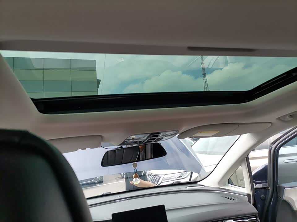 Roewe iMAX8