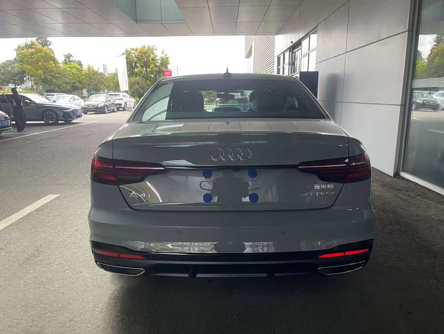 Audi A4L 2025, фото 6