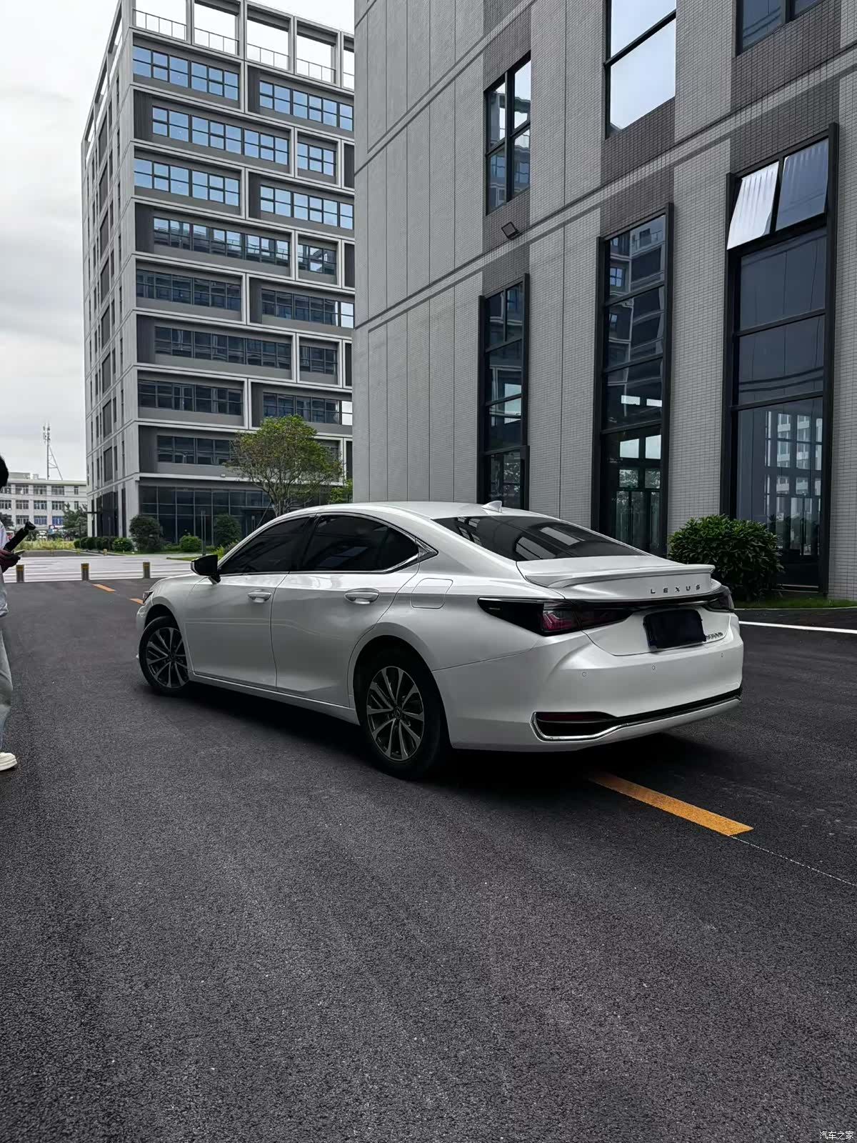 Lexus ES, 2025 8