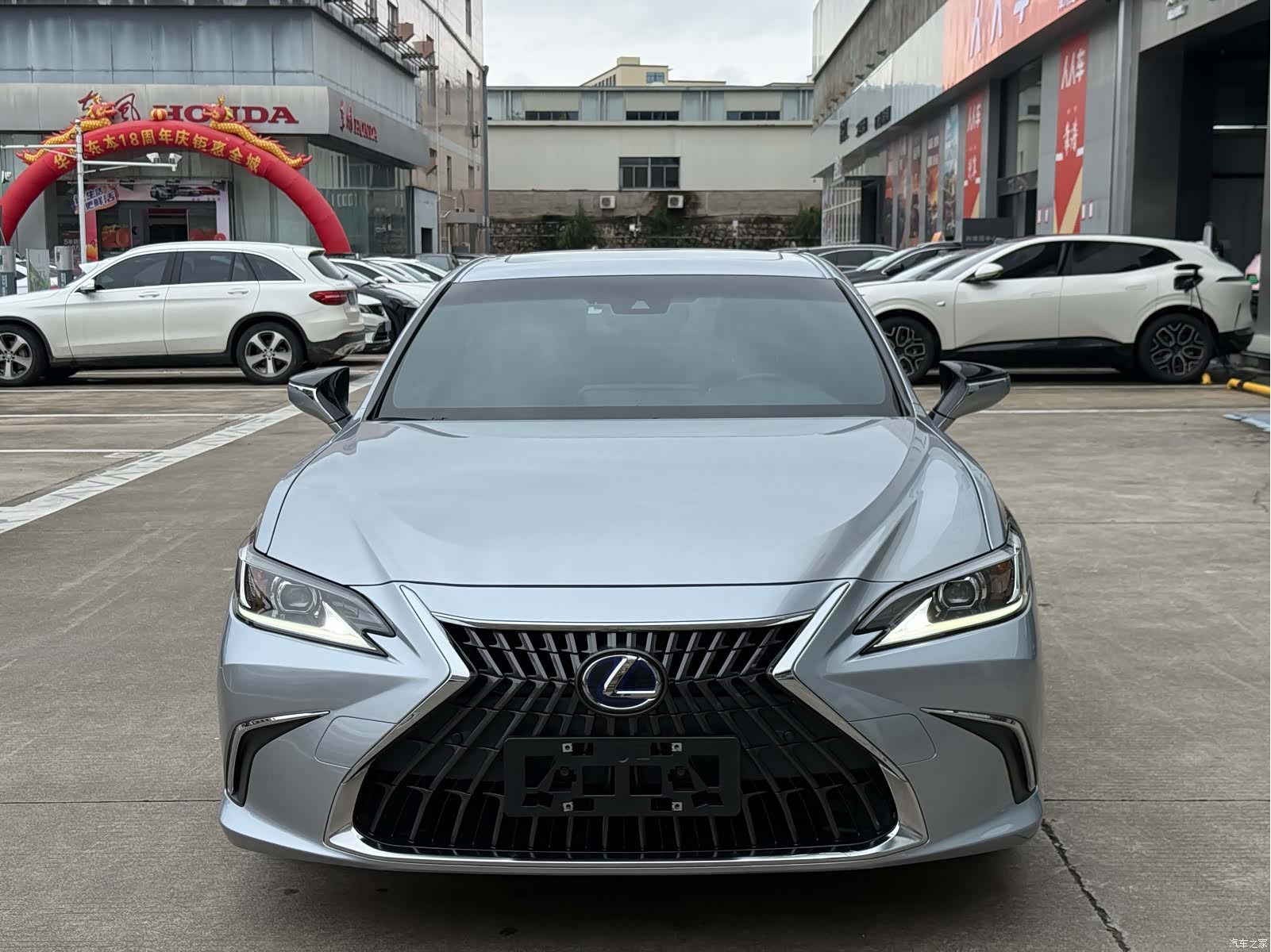 Lexus ES, 2022 2