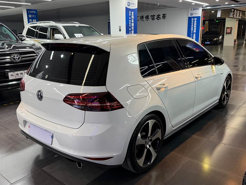 Volkswagen Golf GTI