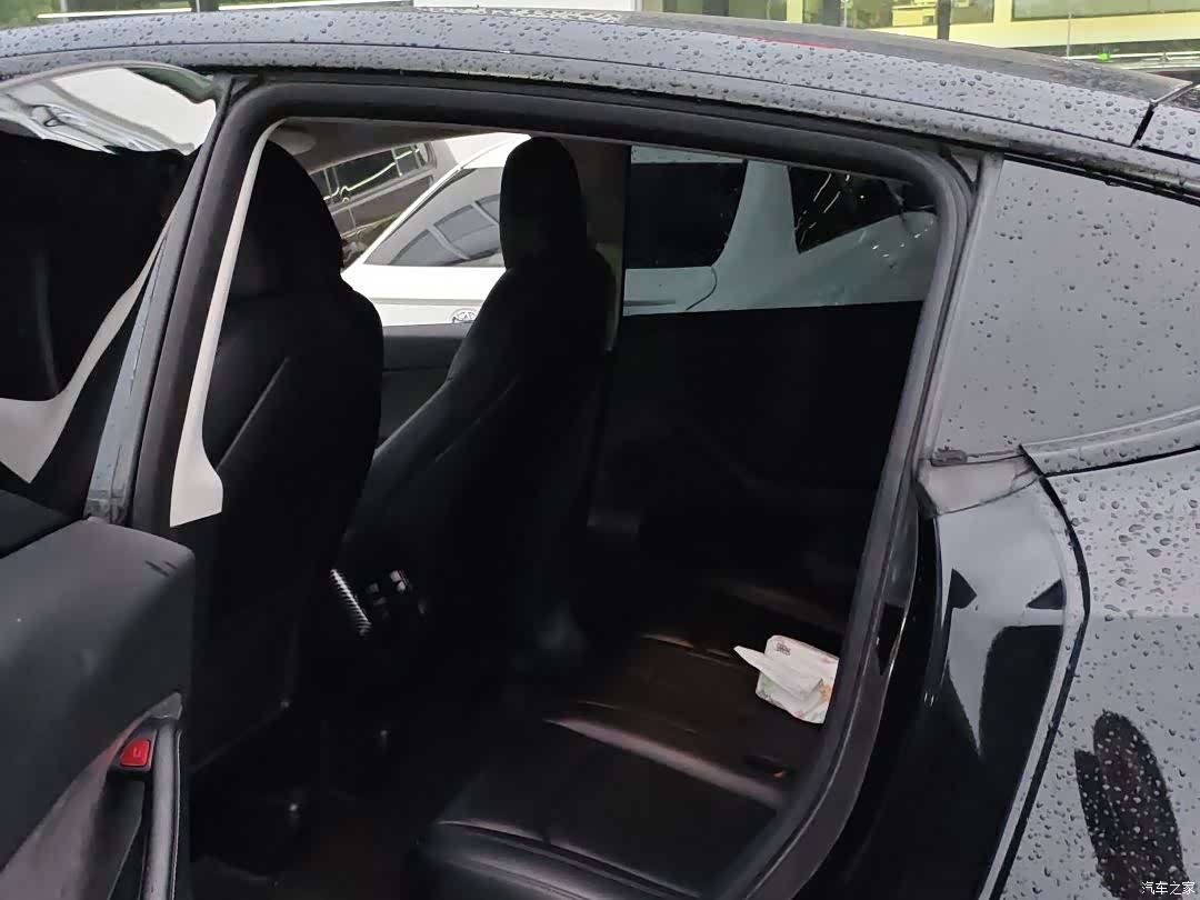 Tesla Model Y, 2022 11
