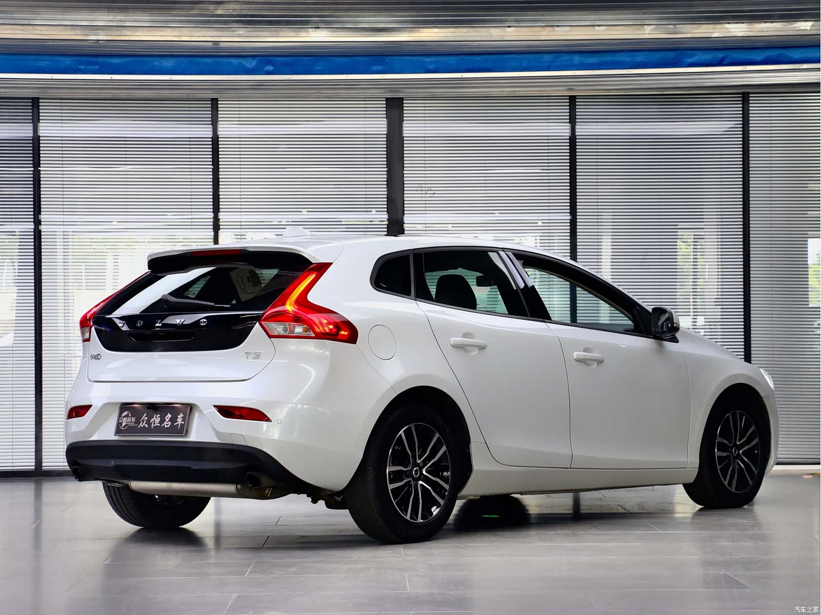 Volvo V40, 2019 4