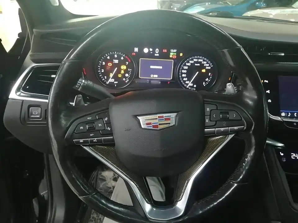 Cadillac XT6