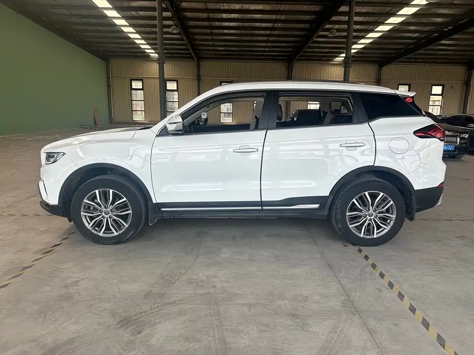 Geely Atlas