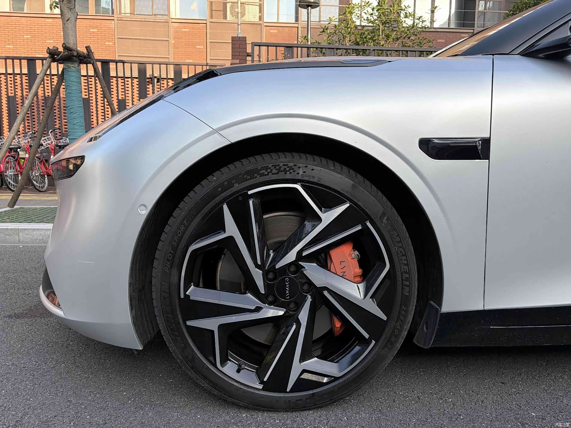 Lynk & Co Z10, 2024 4