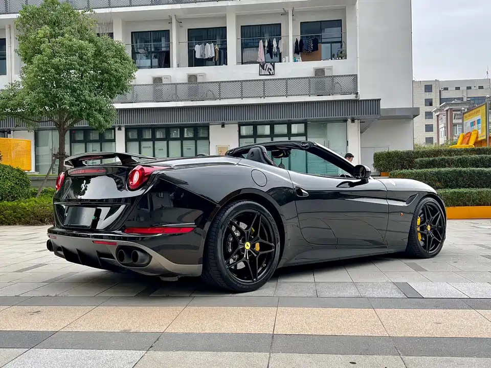 Ferrari California T