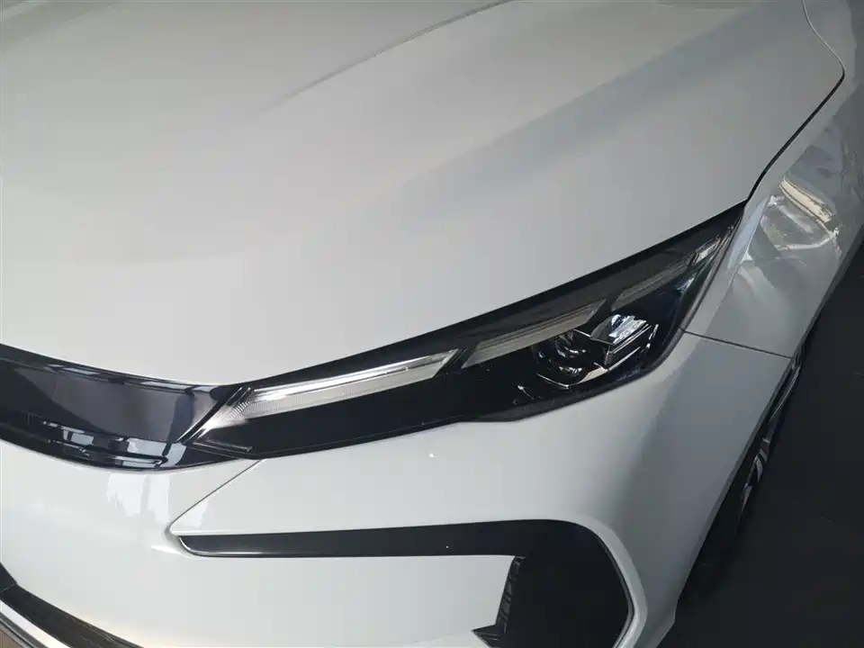 Geely Emgrand L HiP Geely Emgrand L HiP