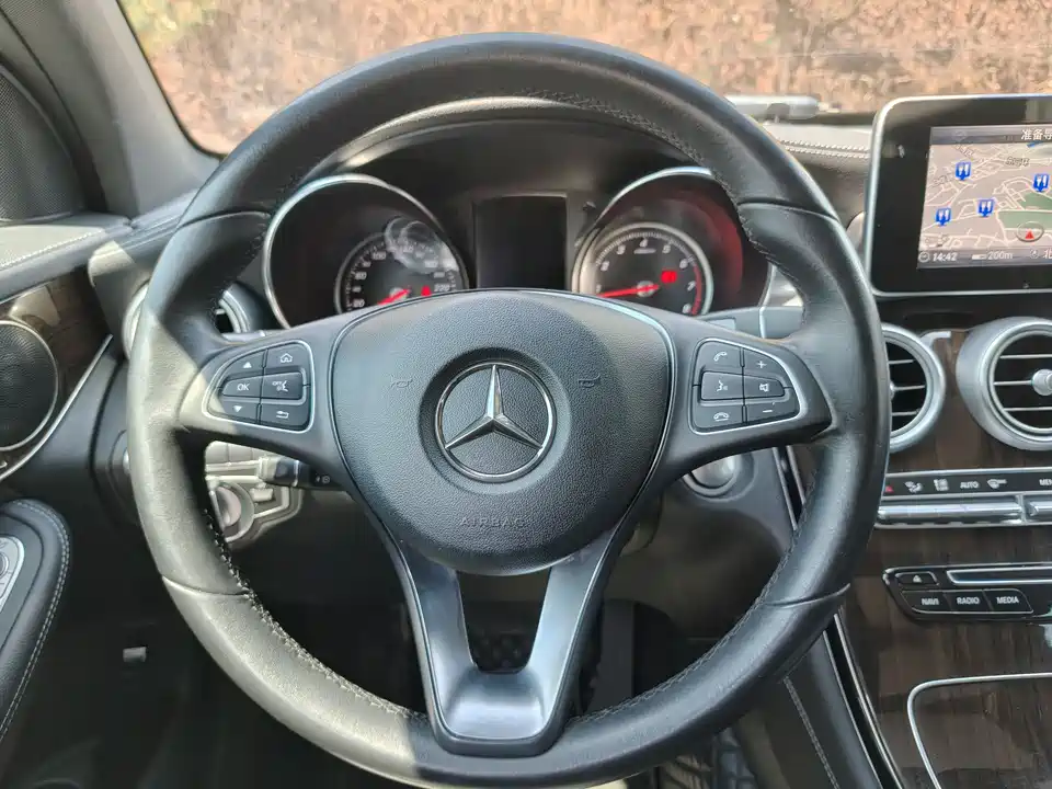 Mercedes-Benz GLC Mercedes-Benz GLC