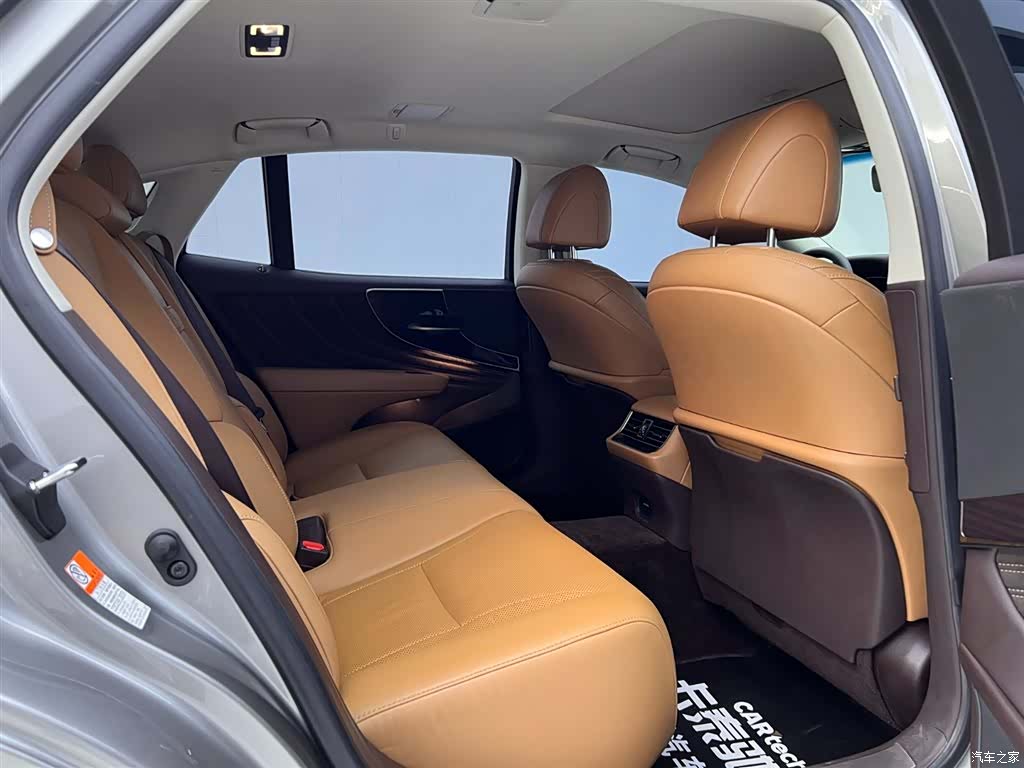 Lexus LS, 2020 18
