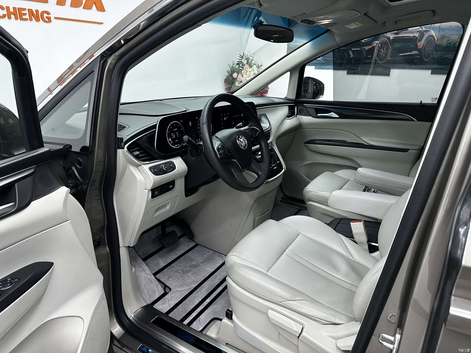 Buick GL8, 2020 10