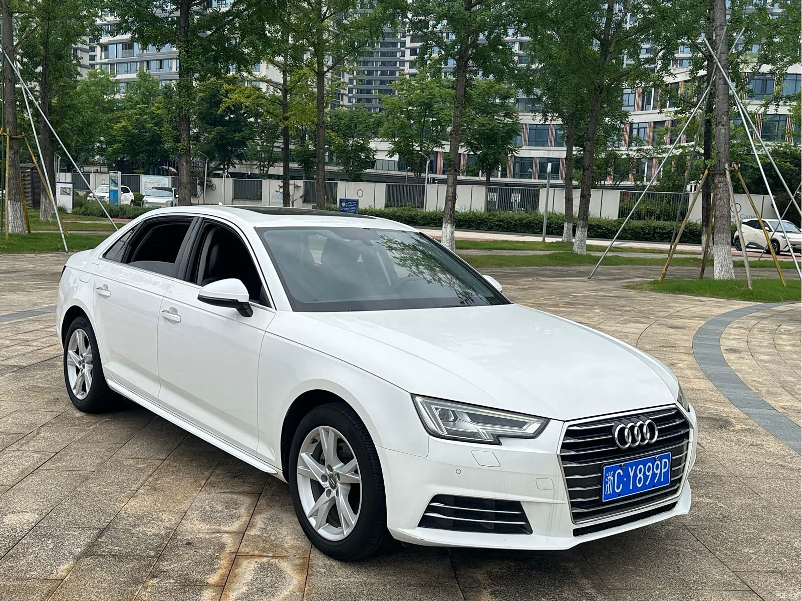 Audi A4L, 2018 3