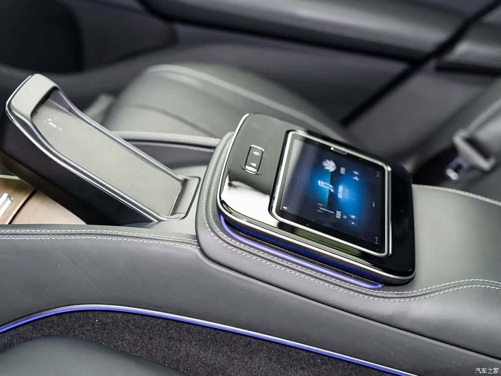 Maybach GLS, 2022 12