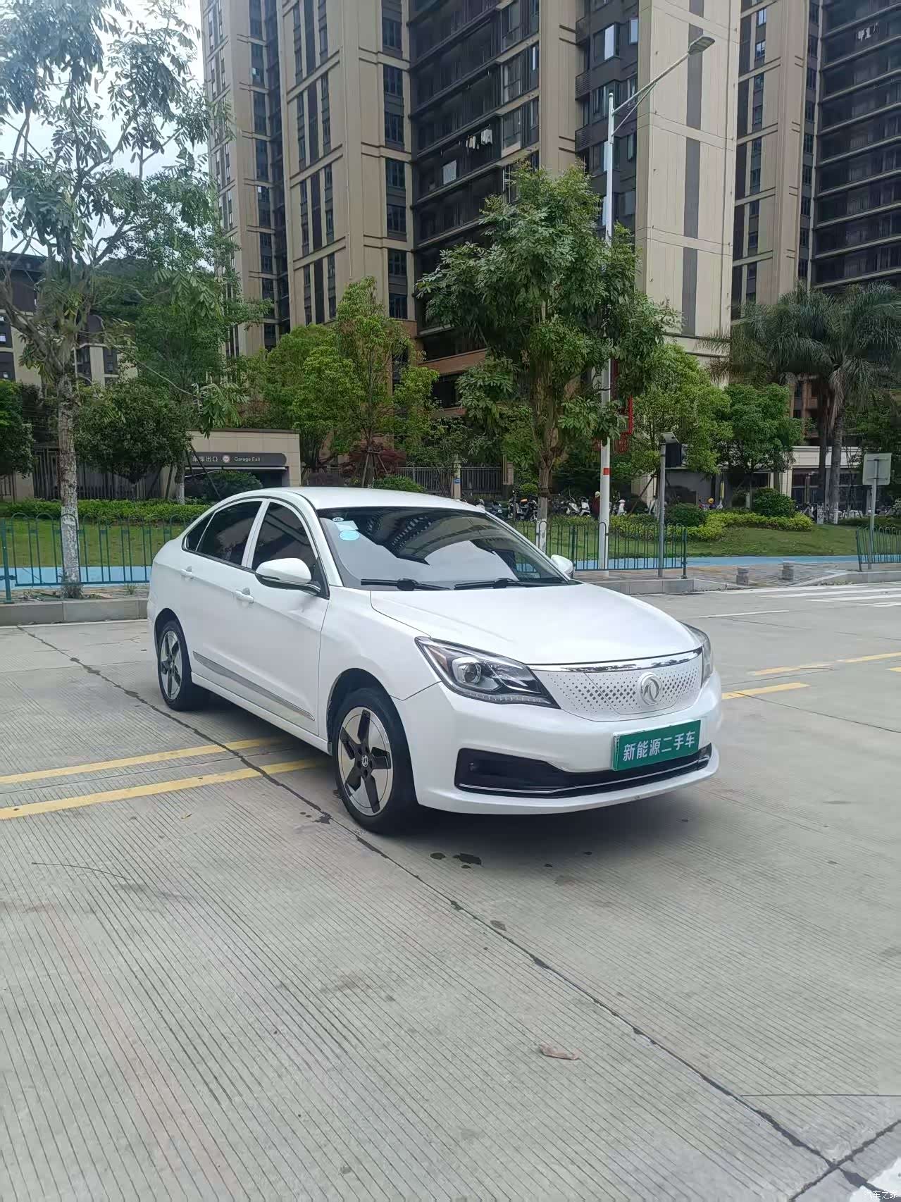 DongFeng E70, 2022 3