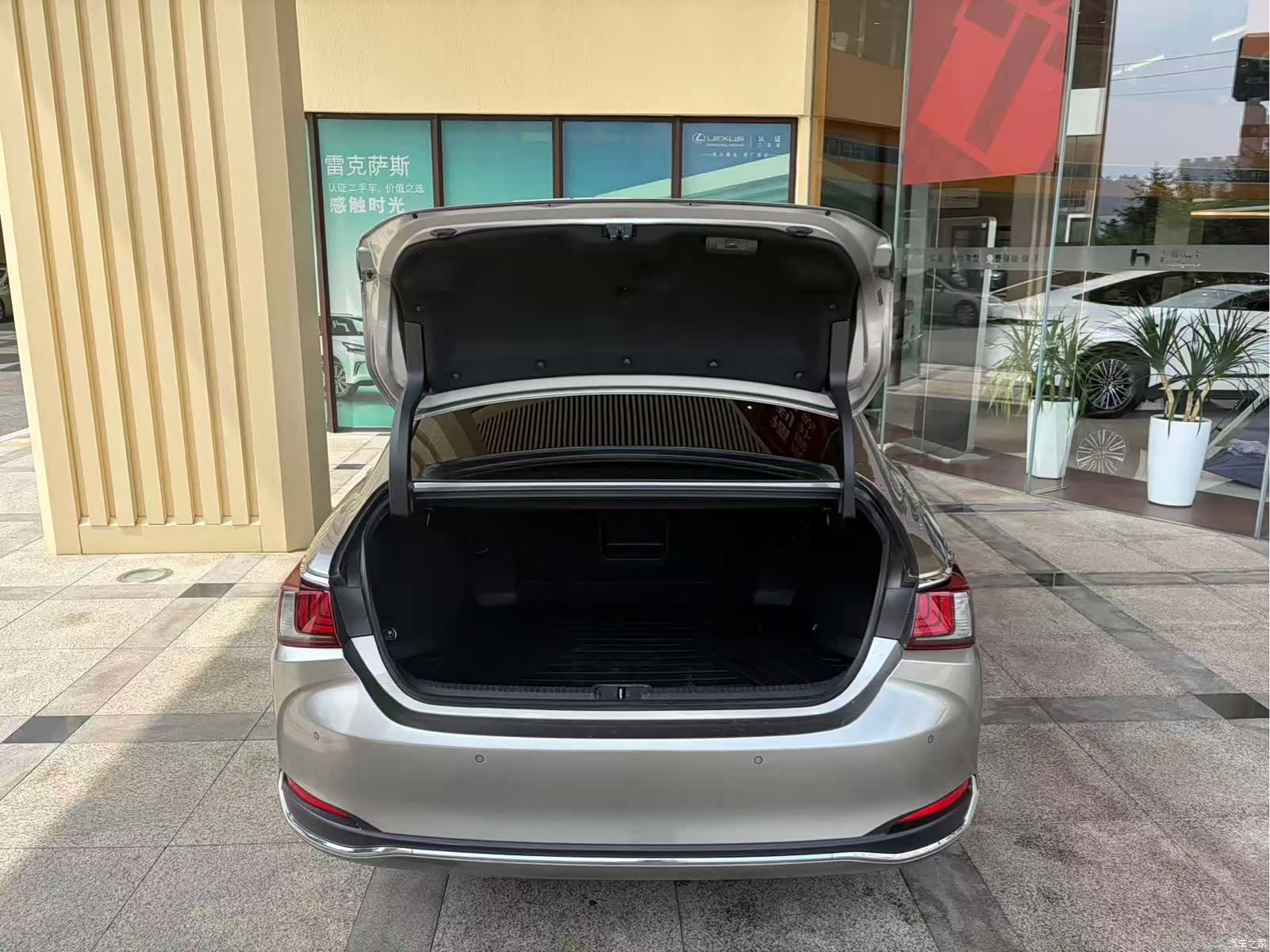 Lexus ES, 2021 8