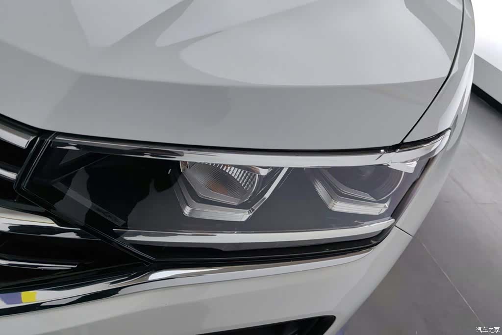 Volkswagen Tayron, 2022 все фото