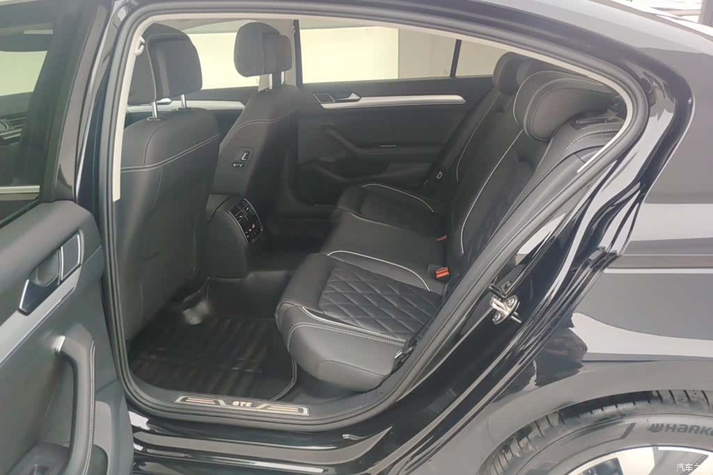 Volkswagen Magotan, 2023 11