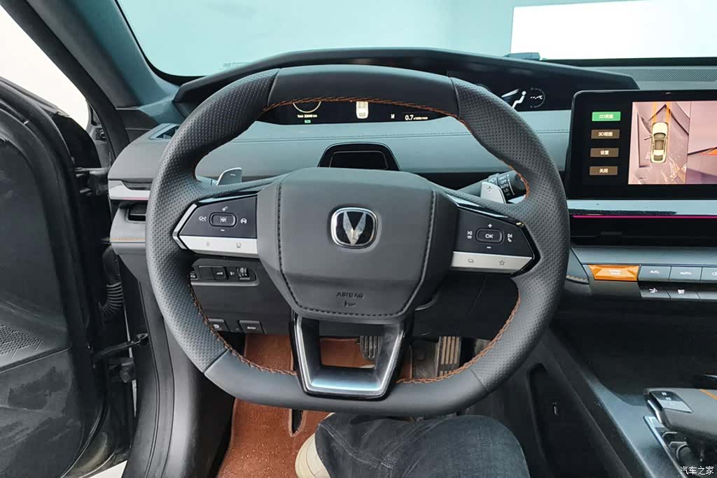 Changan UNI-V, 2025 15