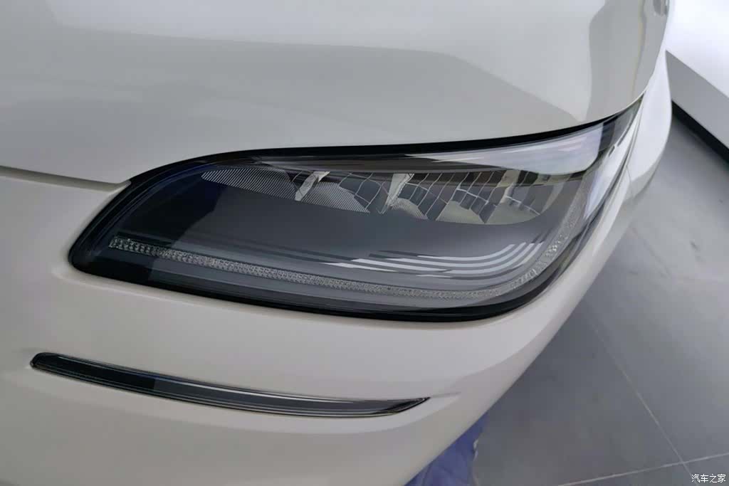 Lincoln Corsair, 2021 все фото