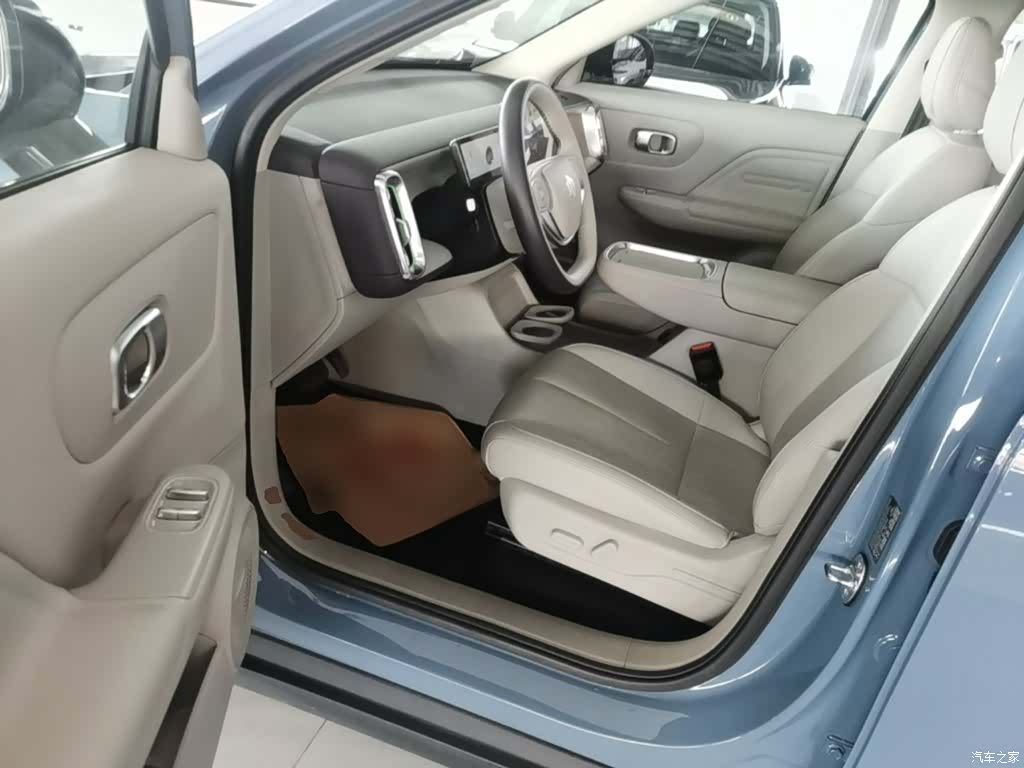 Leapmotor B10, 2025 15