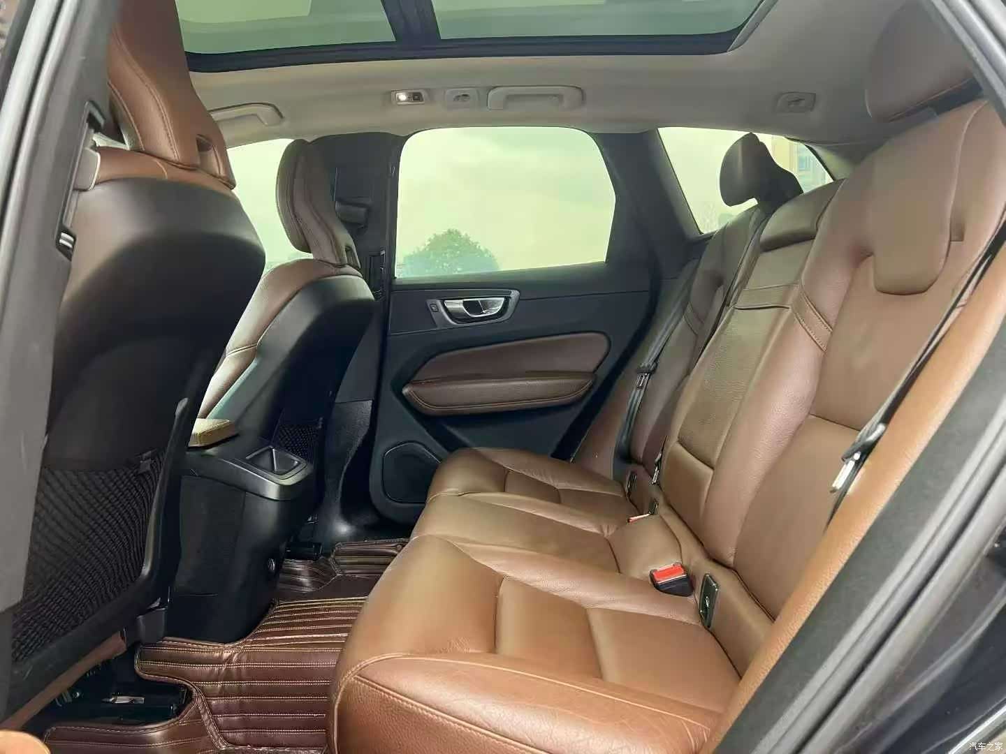 Volvo XC60, 2019 все фото