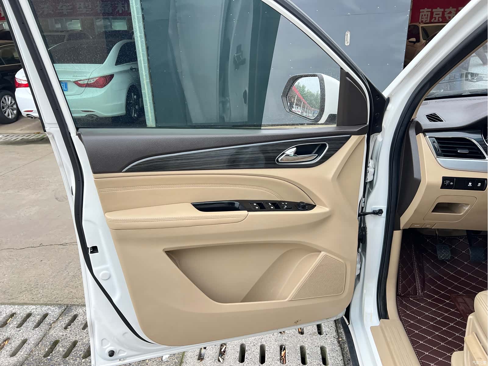 Wuling 730, 2018 6
