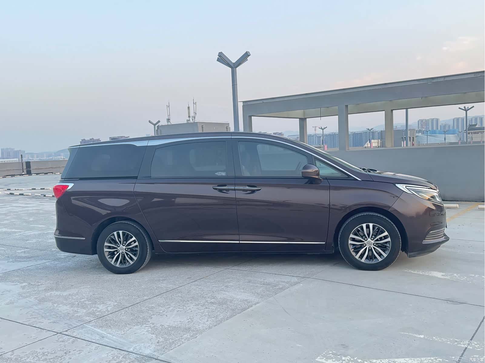 Buick GL8, 2018 4