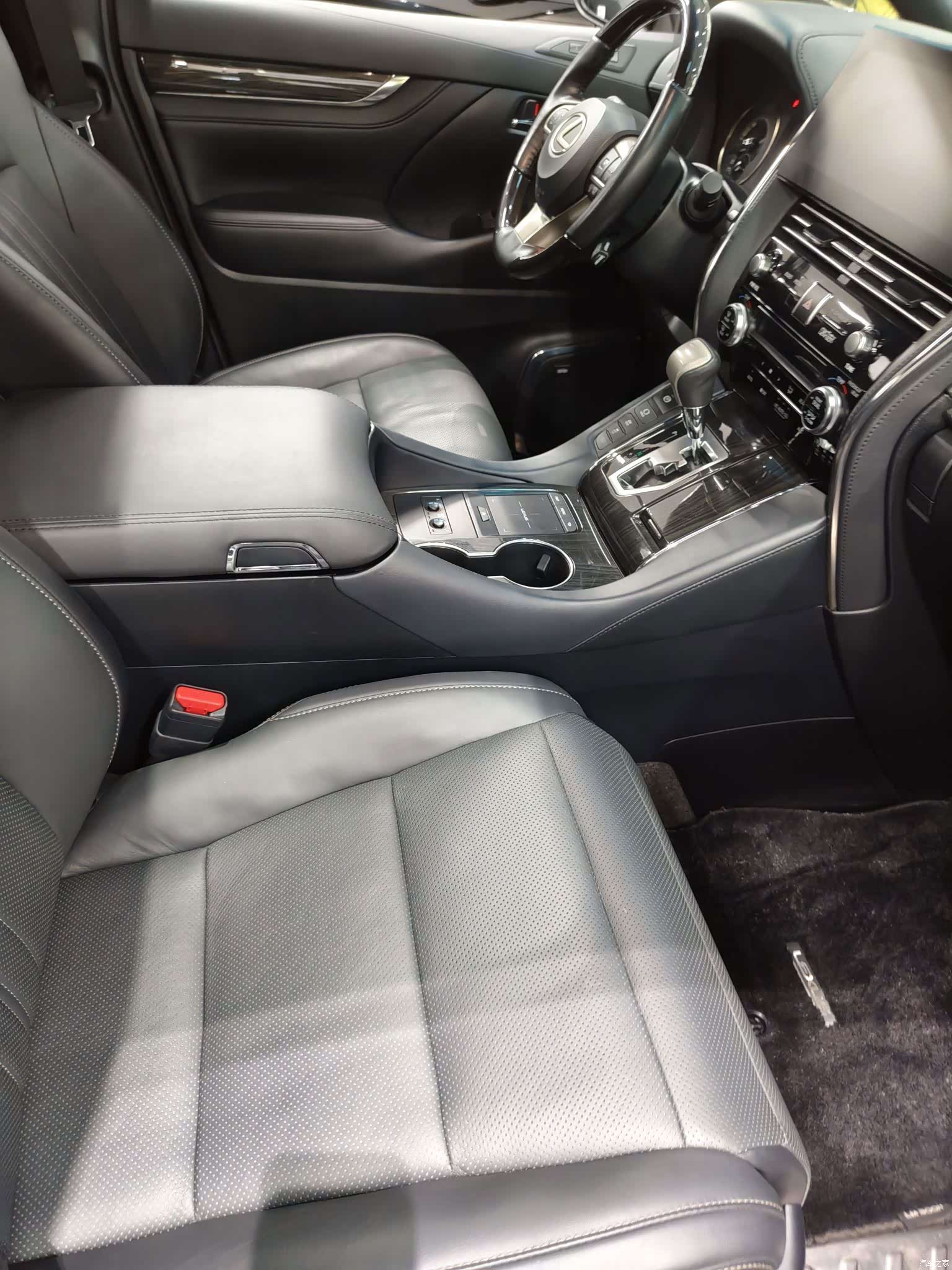 Lexus LM, 2020 12