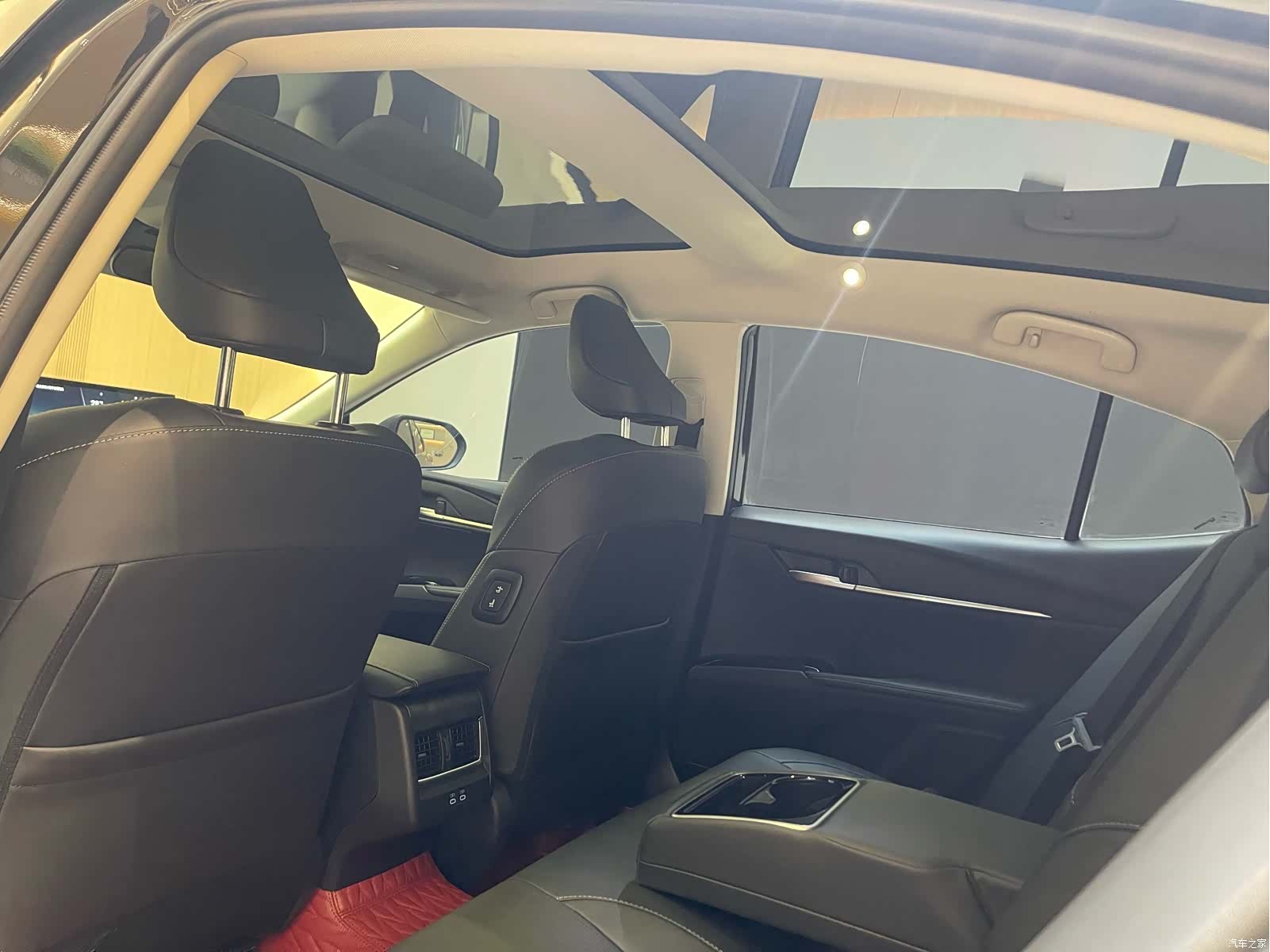 Toyota Camry, 2024 16