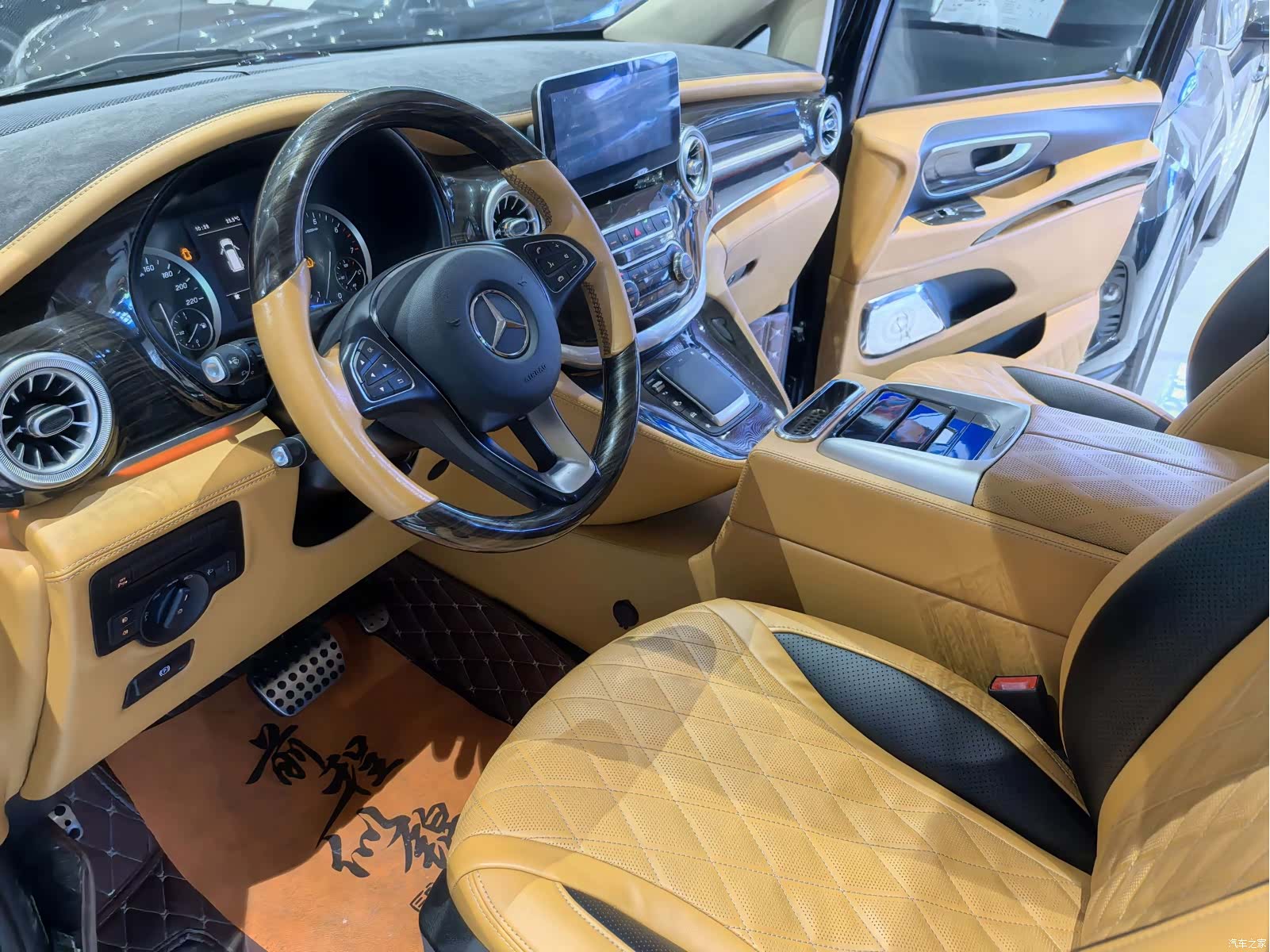 Mercedes-Benz 7, 2021 11