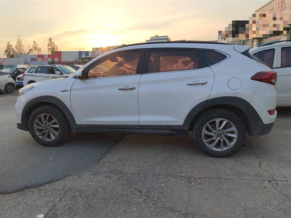 Hyundai Tucson