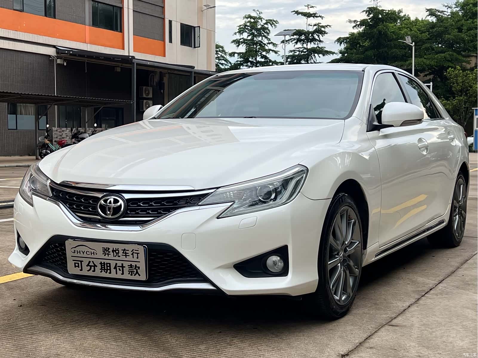 Toyota 2.5V, 2014 18