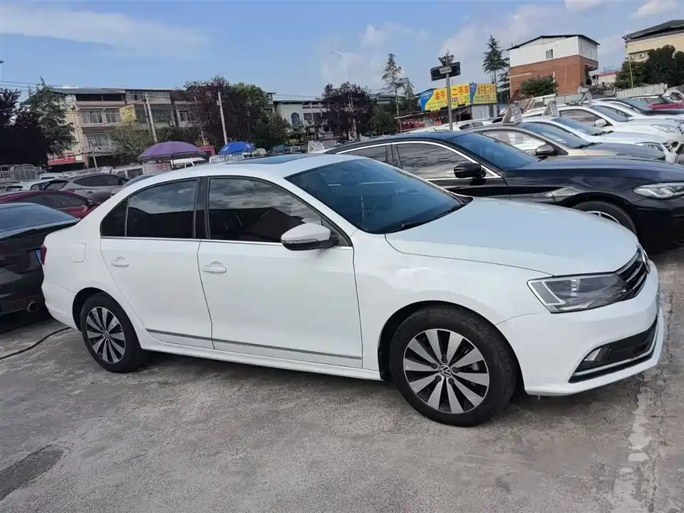 Volkswagen Sagitar