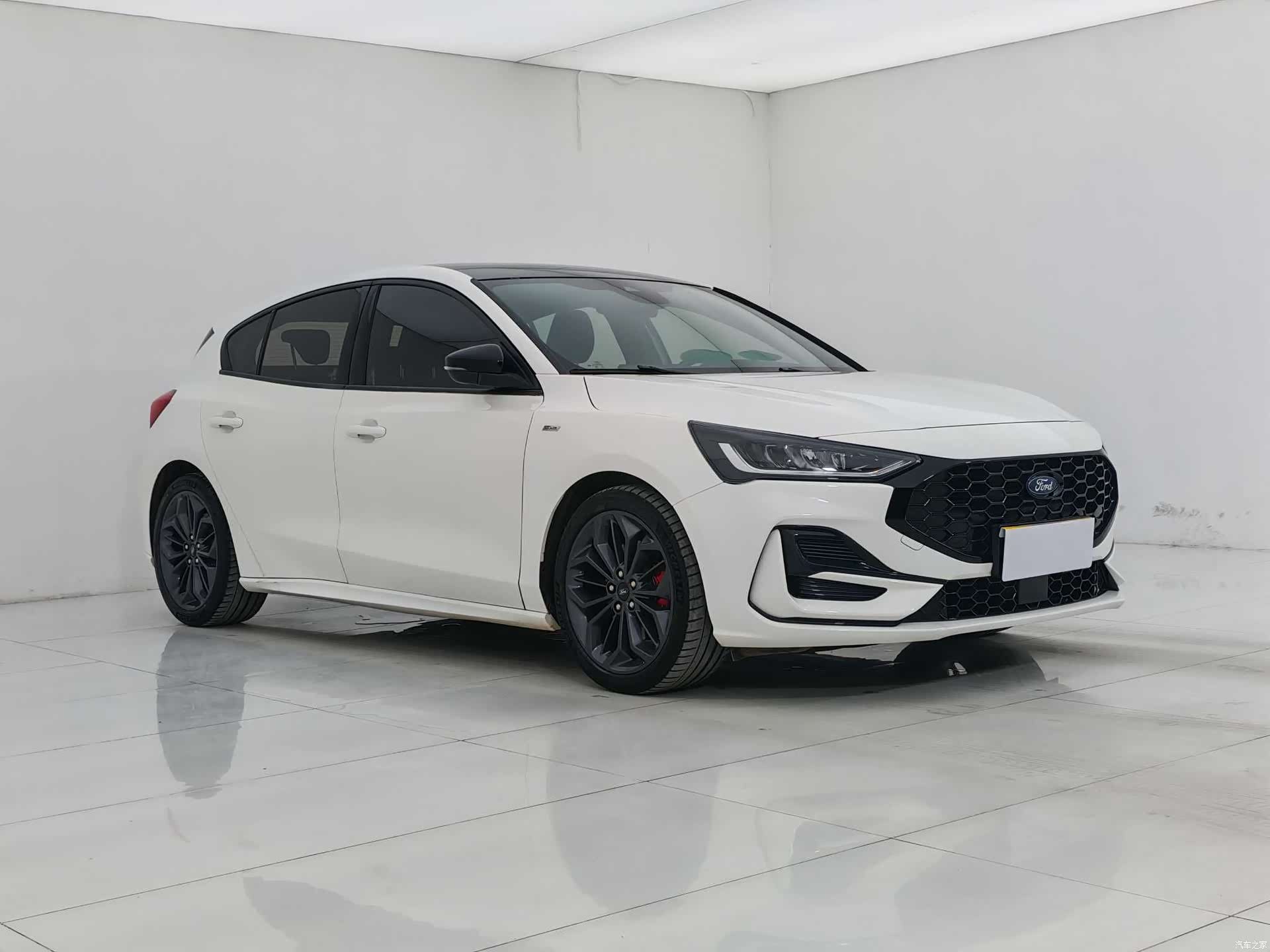 Ford Focus, 2022 7