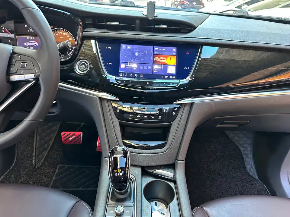 Cadillac XT6