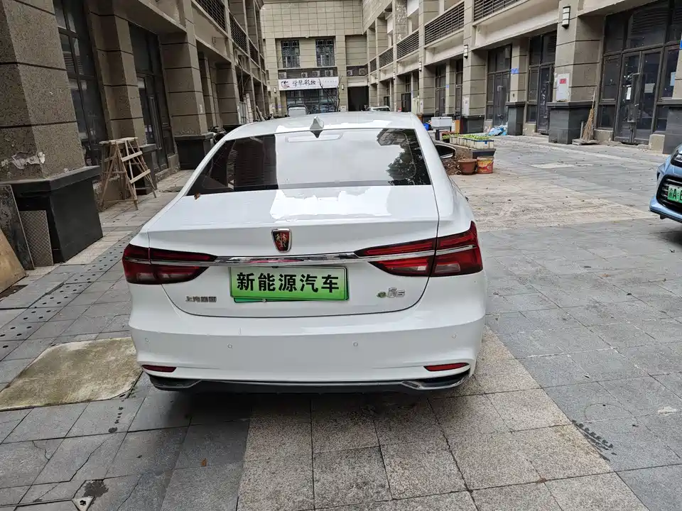 Roewe i6