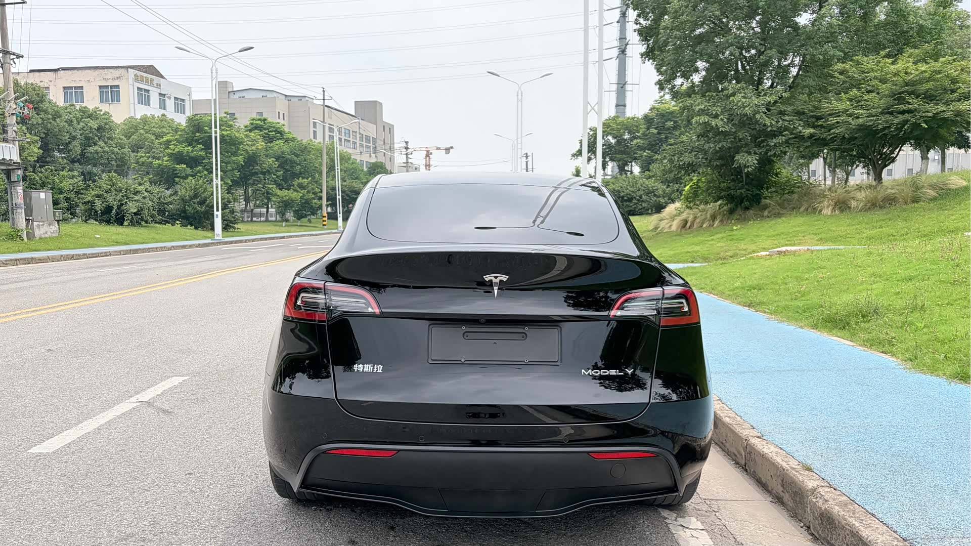 Tesla Model Y, 2023 все фото