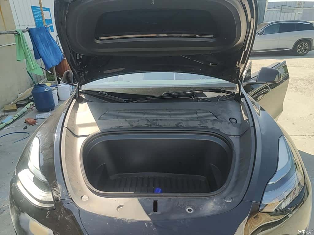 Tesla Model Y, 2022 20