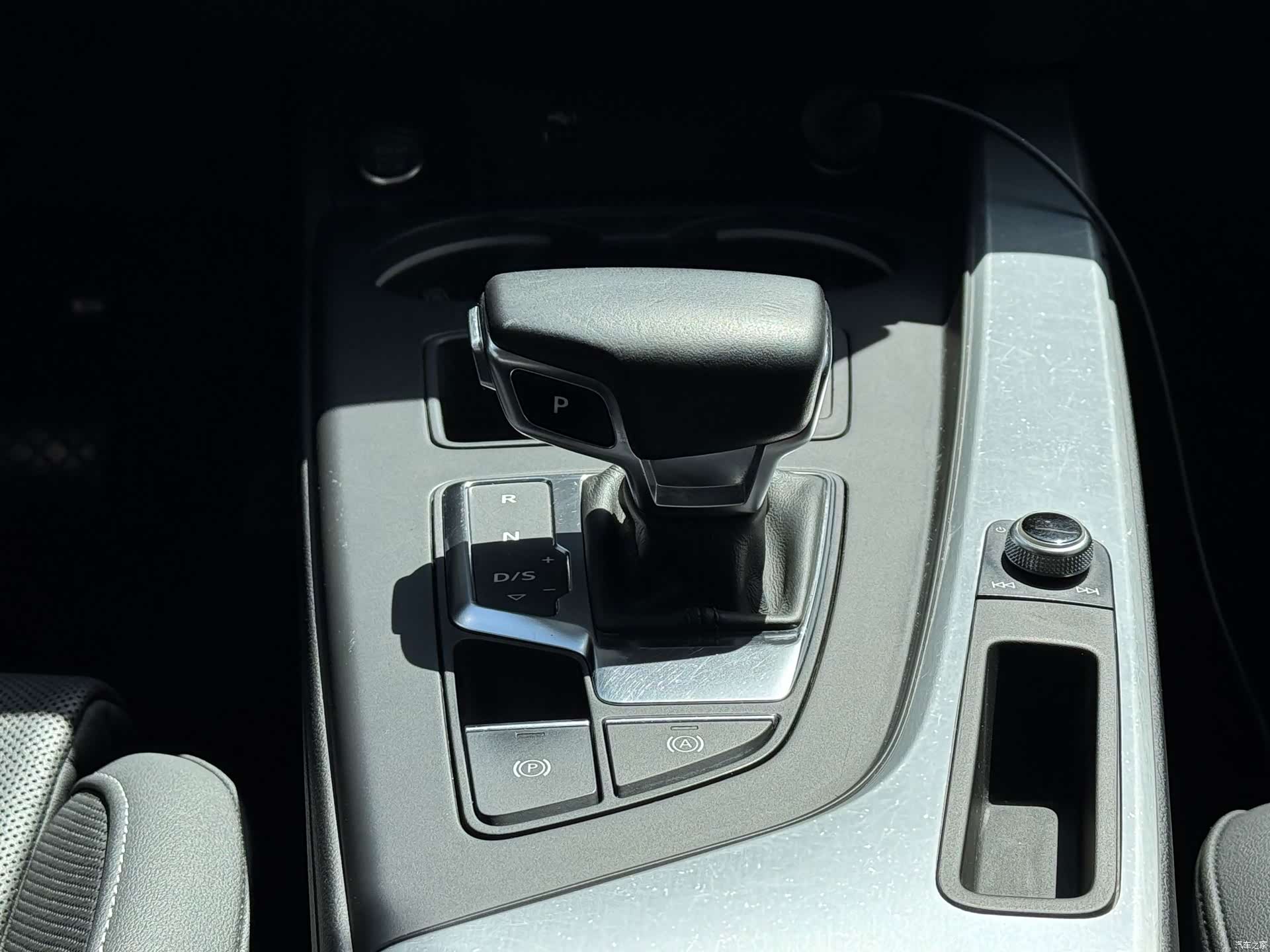 Audi A4L, 2020 11