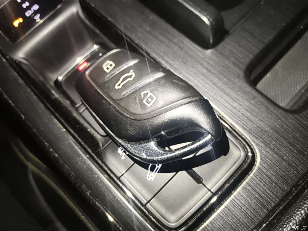 Roewe RX5, 2022 9