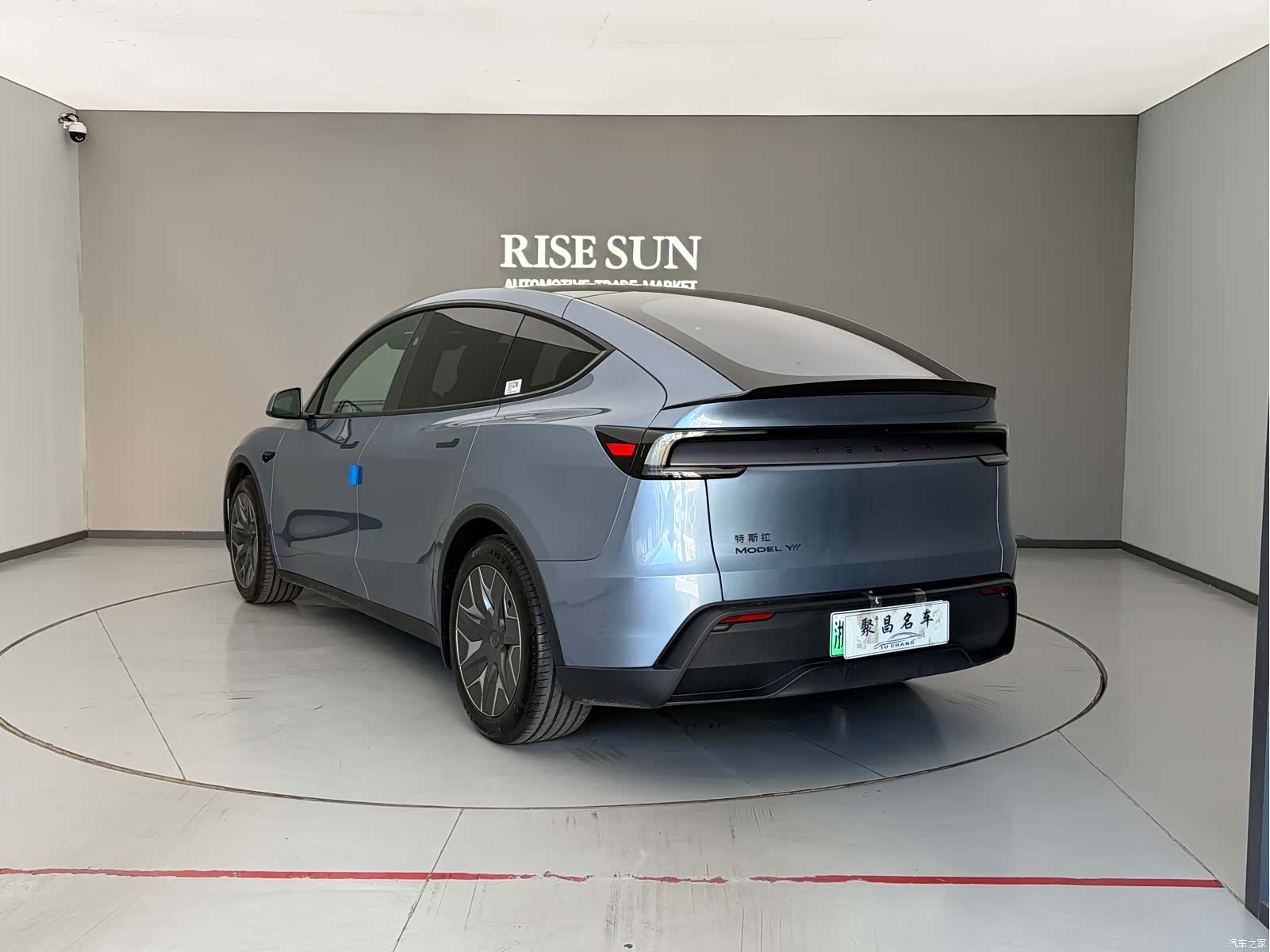 Tesla Model Y, 2026 14