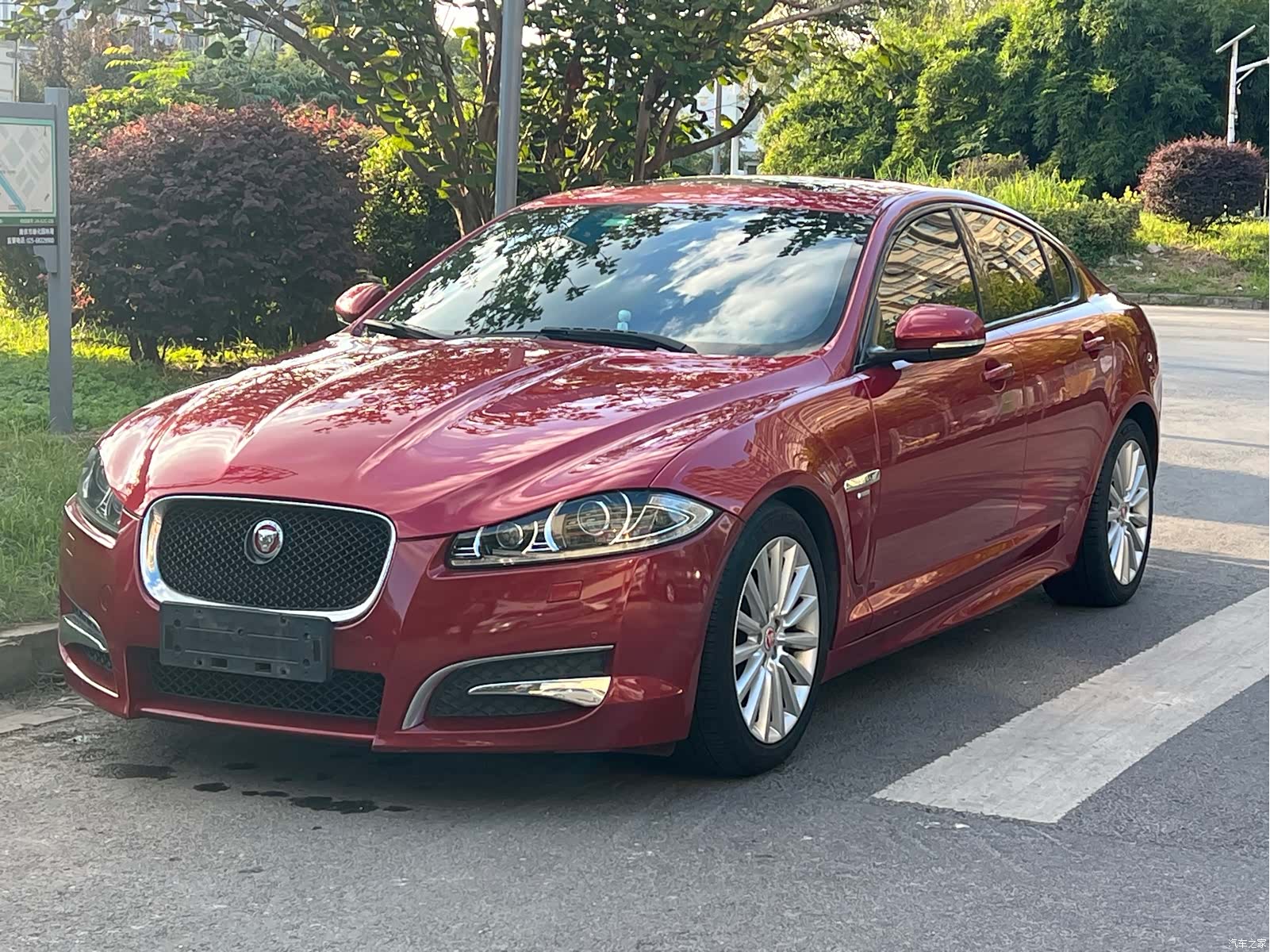 Jaguar XF