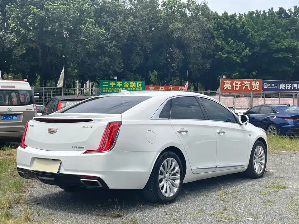 Cadillac XTS